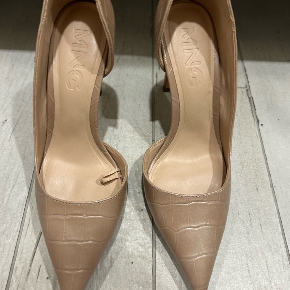 Mango Women's Tan Heels Size 6
